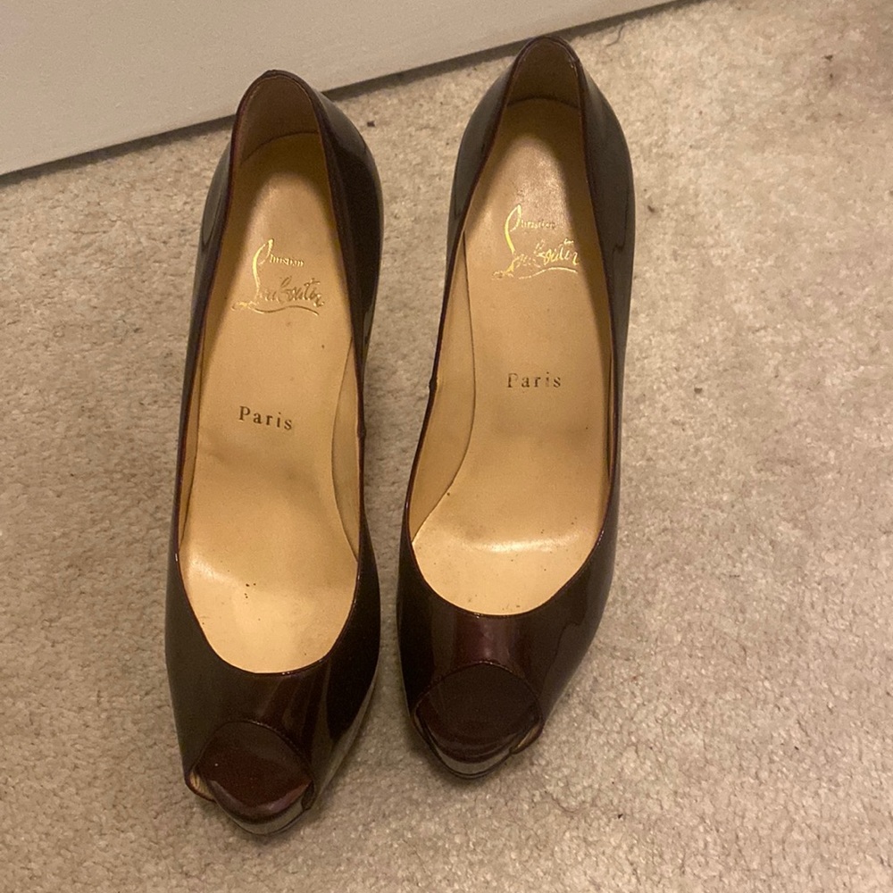 Christian Louboutin Plum Purple Patent Platform Heels 39.5
